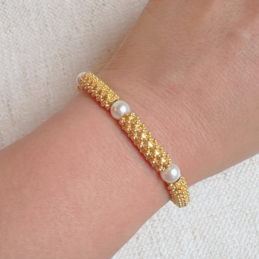 Chris Pearl Stretch Bracelet